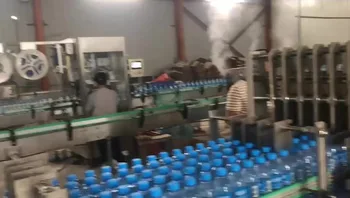 5 Galon Su Şişesi Dolum Makinesi Meyve Suyu Dolum Makinesi Üretim Hattı