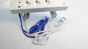 Masaüstünde AB Kelepçesi kablosuz şarjlı 4 yollu Çıkış Soketi USB tip-c WAN Portu Kolay Kurulum ve Kullanışlı Hareketli